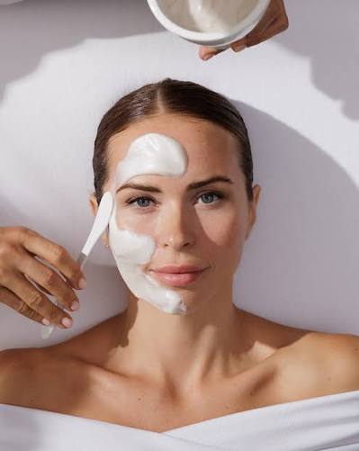 Margy’s Monte Carlo Lifting Facial